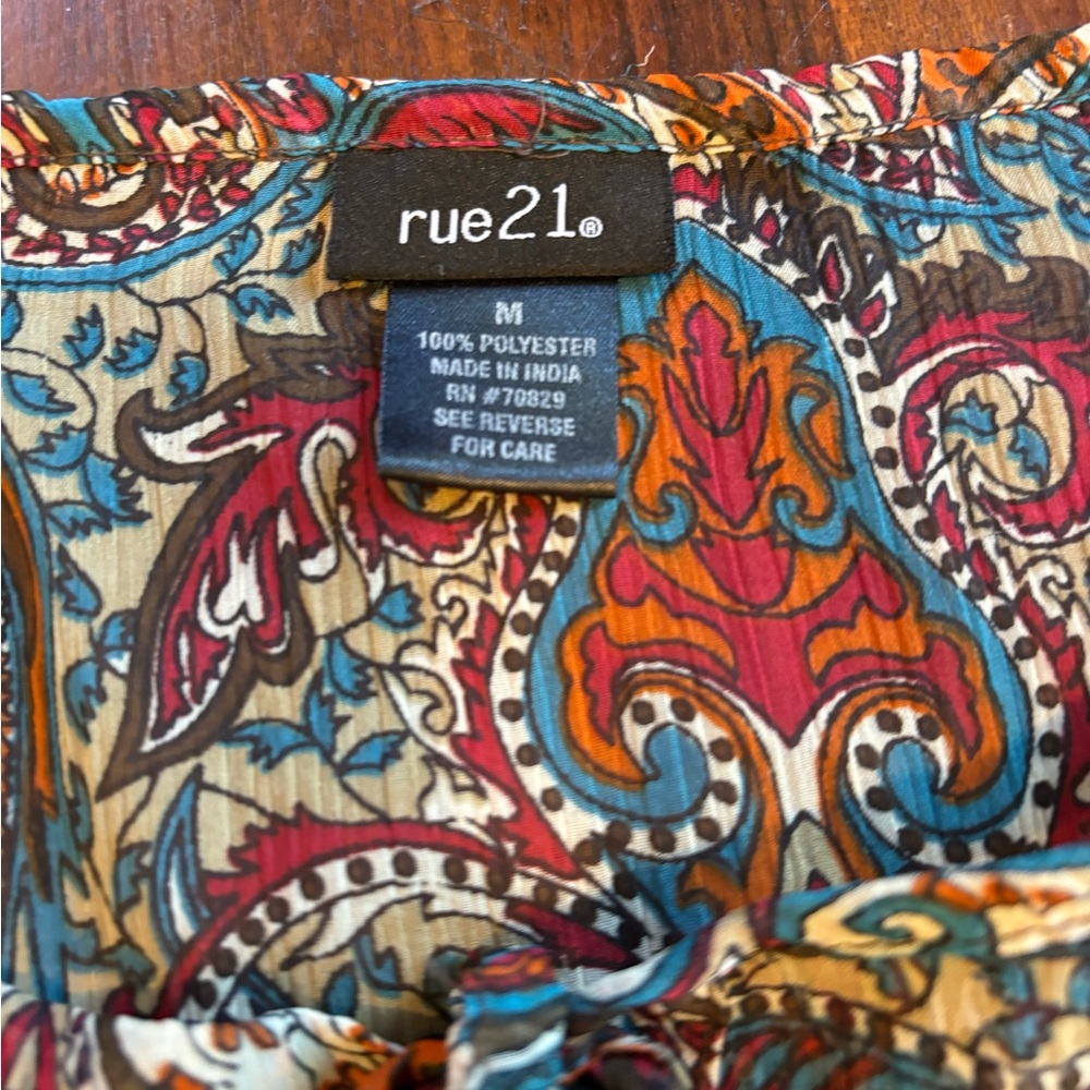 Rue 21 paisley pattern sheer flowy blouse with cinched waist Size M fall colors